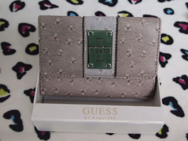 carteira guess avestruz bege